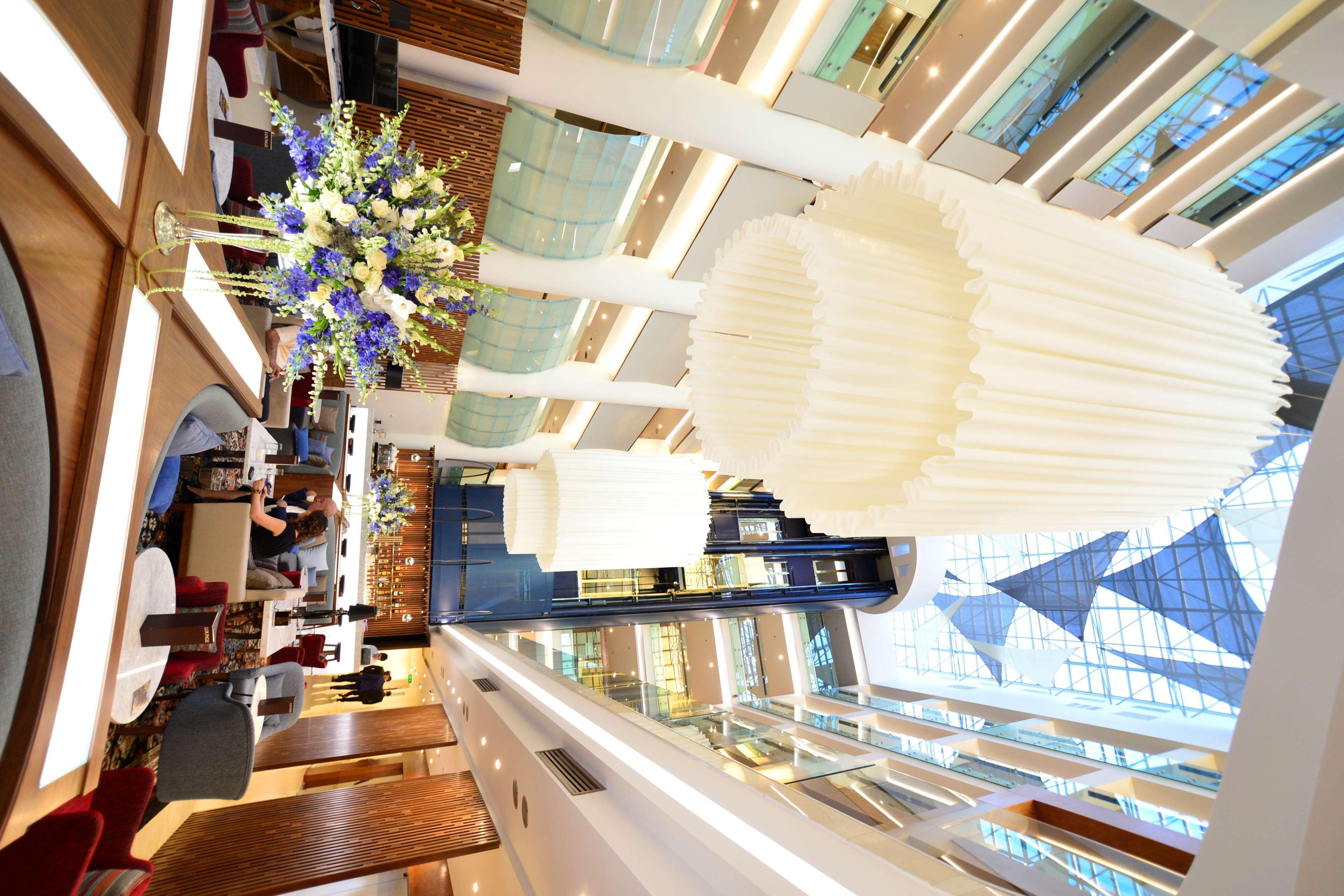 Radisson Blu Hotel יירבאן מראה חיצוני תמונה The interior of the hotel