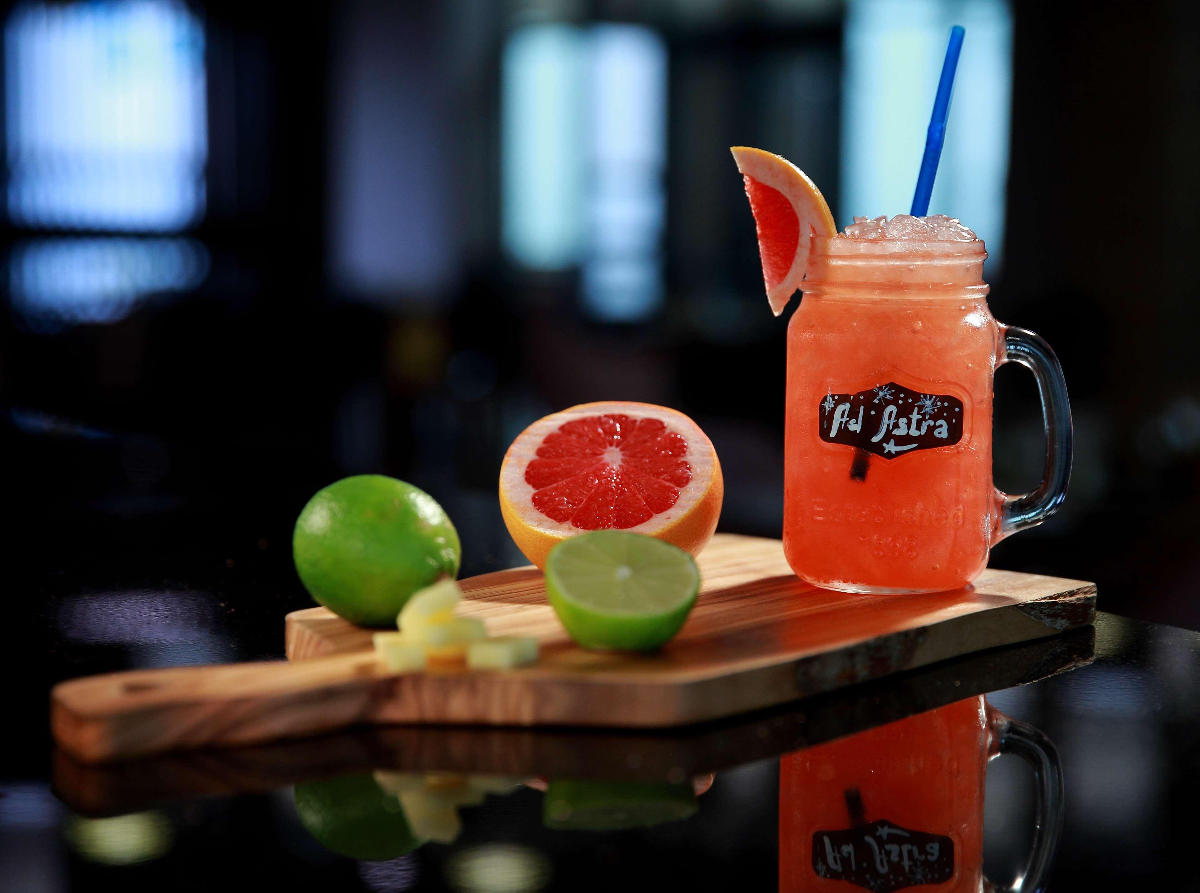 Radisson Blu Hotel יירבאן מראה חיצוני תמונה A grapefruit margarita