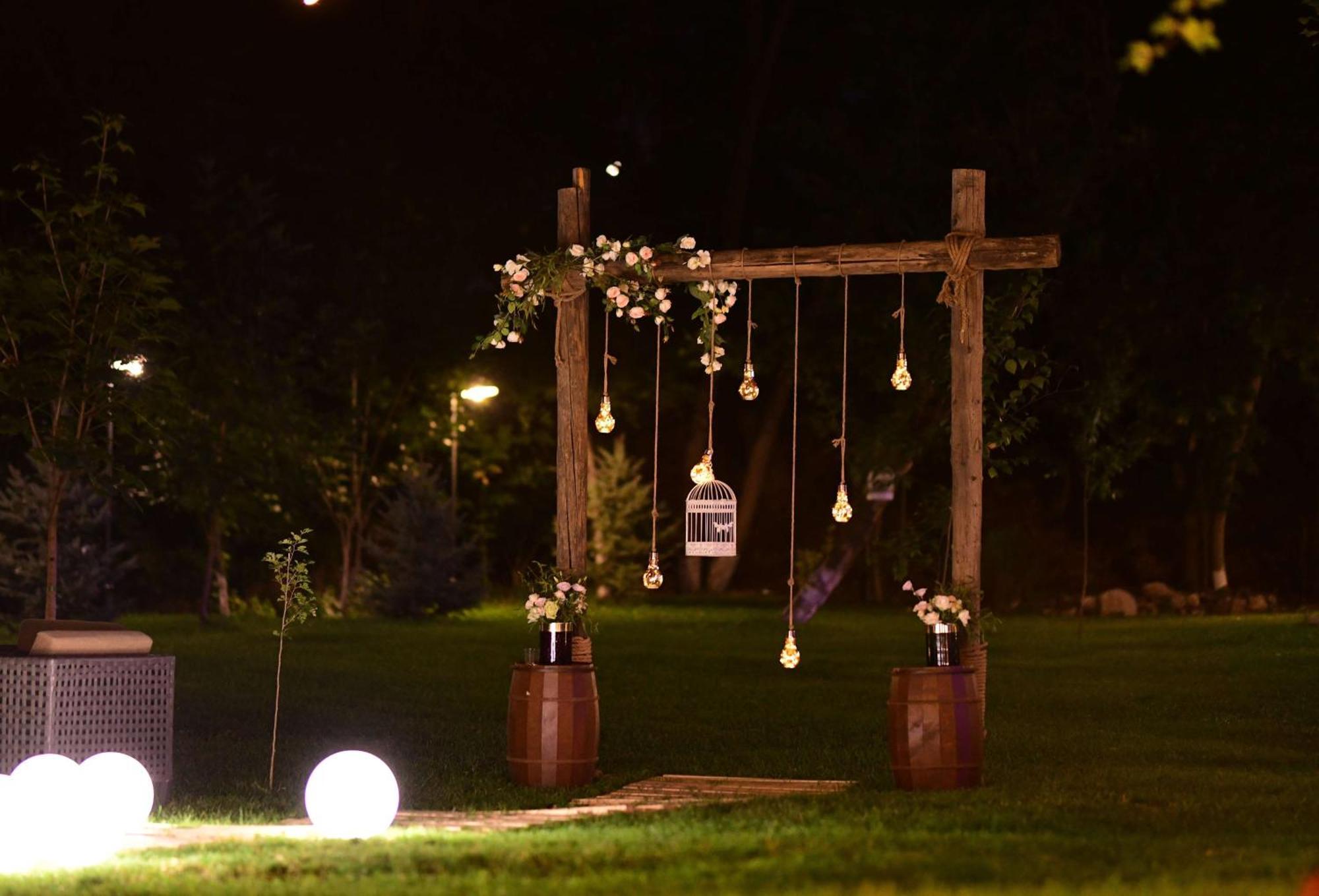 Radisson Blu Hotel יירבאן מראה חיצוני תמונה Wedding arch